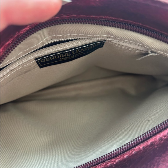 Chic Italian leather Bag – Like New Condition - Picture 4 of 9